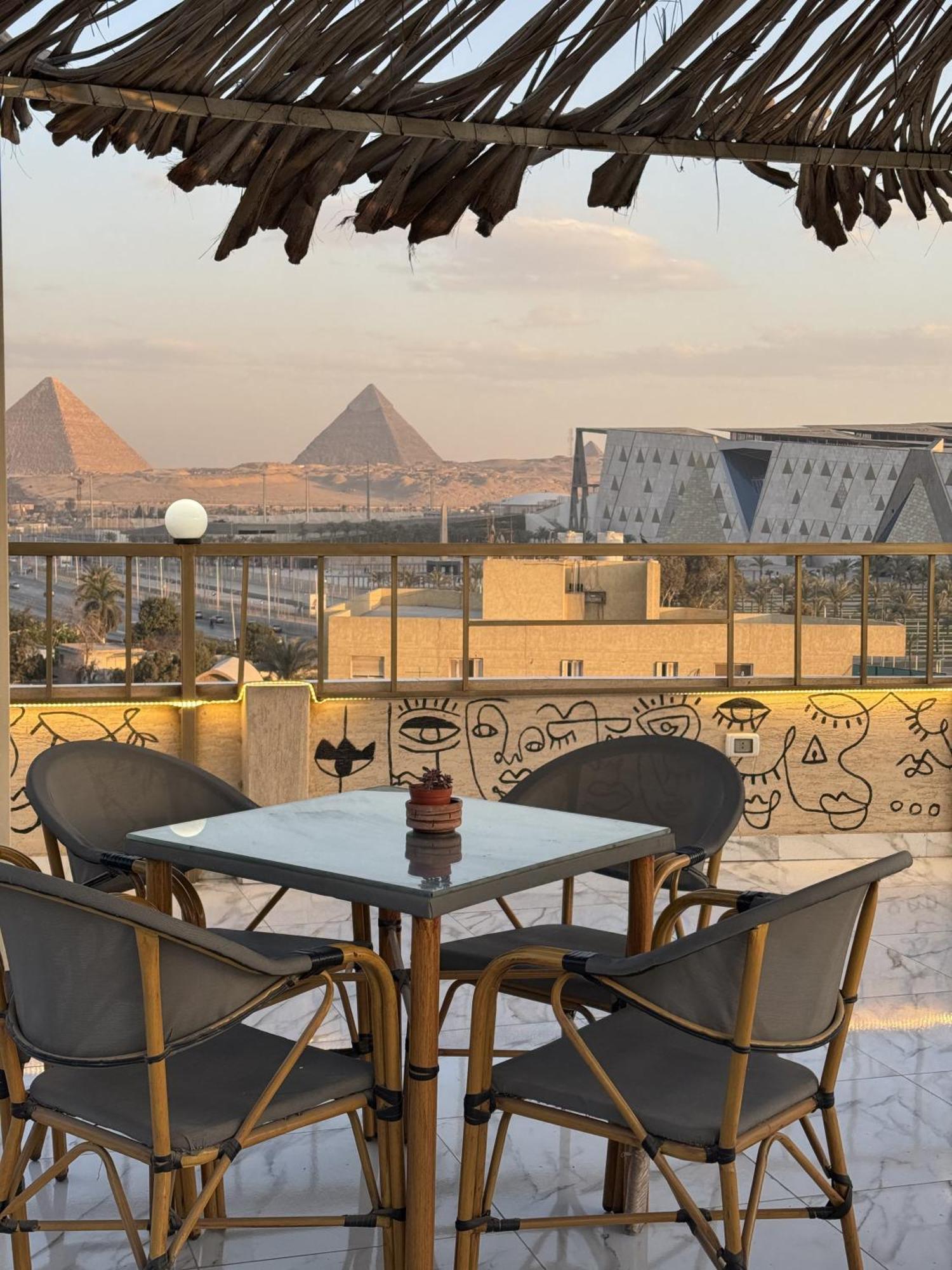 Topview Pyramids And Museum Nazlat as Sammān Exterior foto